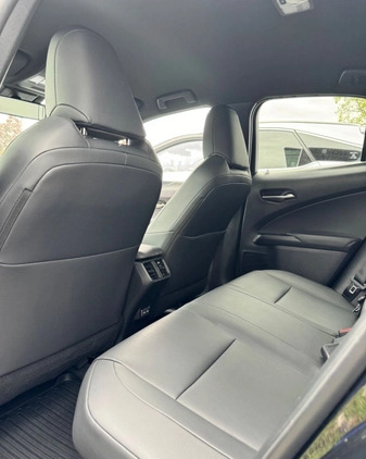 Lexus UX cena 147900 przebieg: 33163, rok produkcji 2021 z Brzeziny małe 466